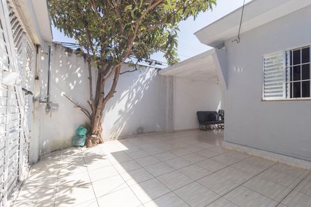 Casa à venda com 177m², 2 quartos e 3 vagas Casa à venda com 177m², 2 quartos e 3 vagasGaragem