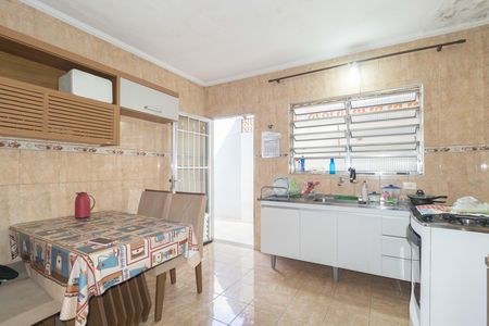 Casa à venda com 177m², 2 quartos e 3 vagas Casa à venda com 177m², 2 quartos e 3 vagasCozinha