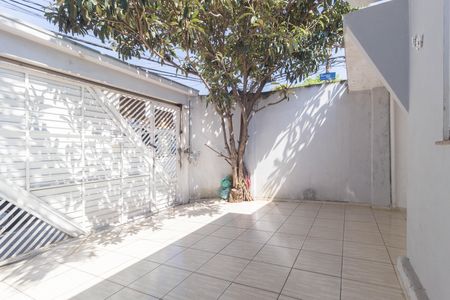 Casa à venda com 177m², 2 quartos e 3 vagas Casa à venda com 177m², 2 quartos e 3 vagasGaragem