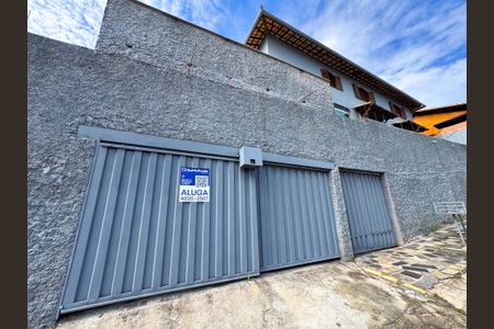 Casa para alugar com 123m², 2 quartos e 2 vagasFachada