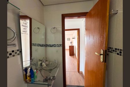 Casa para alugar com 123m², 2 quartos e 2 vagasBanheiro Social