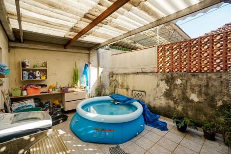Casa à venda com 84m², 2 quartos e sem vagaQuintal