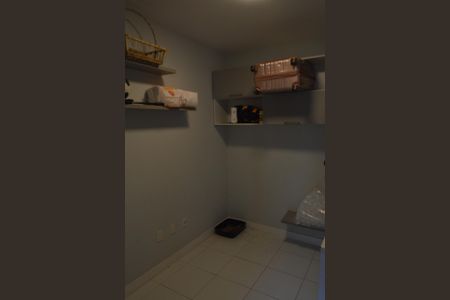 Apartamento à venda com 160m², 4 quartos e 3 vagas Apartamento à venda com 160m², 4 quartos e 3 vagasQuarto de Serviço