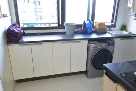 Apartamento à venda com 160m², 4 quartos e 3 vagas Apartamento à venda com 160m², 4 quartos e 3 vagasÁrea de Serviço