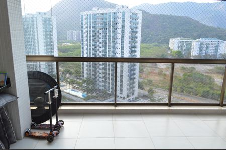 Apartamento à venda com 160m², 4 quartos e 3 vagas Apartamento à venda com 160m², 4 quartos e 3 vagasVaranda