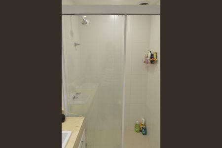 Apartamento à venda com 160m², 4 quartos e 3 vagas Apartamento à venda com 160m², 4 quartos e 3 vagasBanheiro da Suíte 2