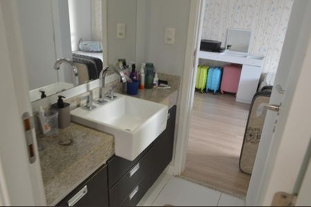 Apartamento à venda com 160m², 4 quartos e 3 vagas Apartamento à venda com 160m², 4 quartos e 3 vagasBanheiro dos Quartos 1 e 2