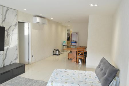 Apartamento à venda com 160m², 4 quartos e 3 vagas Apartamento à venda com 160m², 4 quartos e 3 vagasSala