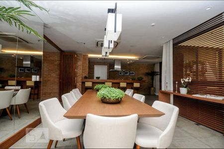 Apartamento à venda com 160m², 4 quartos e 3 vagas Apartamento à venda com 160m², 4 quartos e 3 vagasEspaço Gourmet