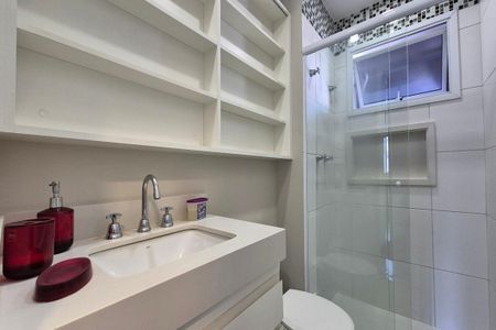 Apartamento à venda com 95m², 2 quartos e 2 vagas Apartamento à venda com 95m², 2 quartos e 2 vagasBanheiro
