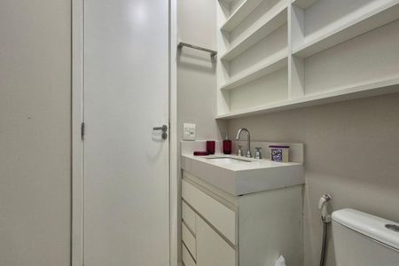 Apartamento à venda com 95m², 2 quartos e 2 vagas Apartamento à venda com 95m², 2 quartos e 2 vagasBanheiro