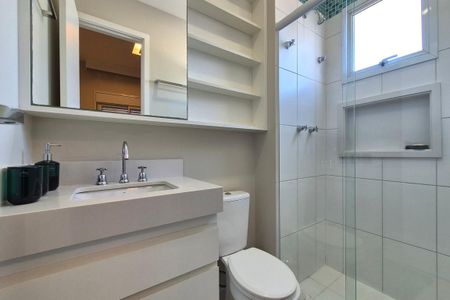 Apartamento à venda com 95m², 2 quartos e 2 vagas Apartamento à venda com 95m², 2 quartos e 2 vagasBanheiro da Suíte