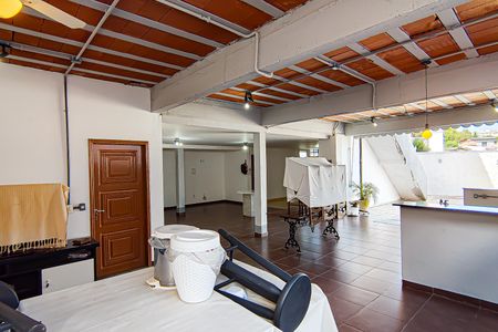 Casa de condomínio à venda com 272m², 5 quartos e 2 vagasÁrea de lazer