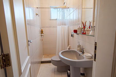 Casa de condomínio à venda com 272m², 5 quartos e 2 vagasbanheiro de serviço