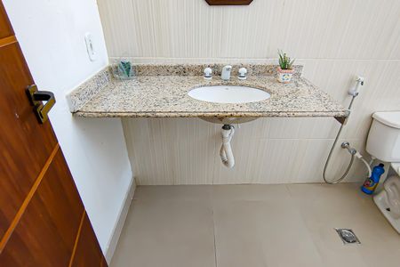 Casa de condomínio à venda com 272m², 5 quartos e 2 vagasÁrea de lazer - banheiro