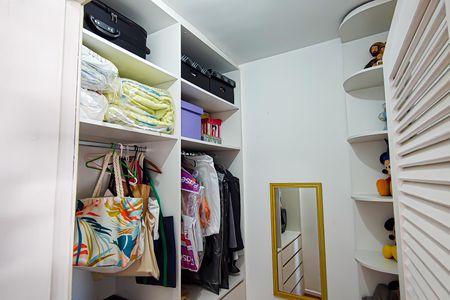 Casa de condomínio à venda com 272m², 5 quartos e 2 vagasquarto 2 - closet