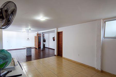 Casa de condomínio à venda com 272m², 5 quartos e 2 vagasÁrea de lazer