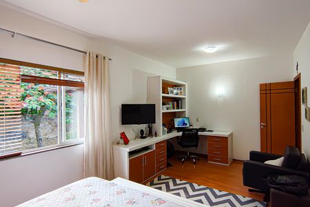 Casa de condomínio à venda com 272m², 5 quartos e 2 vagasquarto 4 suite master