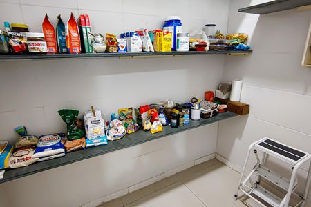 Casa de condomínio à venda com 272m², 5 quartos e 2 vagasdespensa