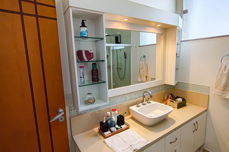 Casa de condomínio à venda com 272m², 5 quartos e 2 vagasbanheiro social