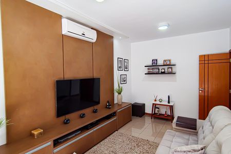 Casa de condomínio à venda com 272m², 5 quartos e 2 vagasquarto 3 (sala de tv)