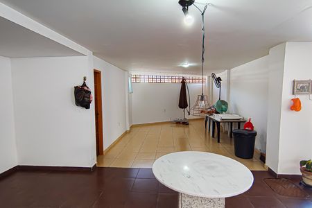 Casa de condomínio à venda com 272m², 5 quartos e 2 vagasÁrea de lazer