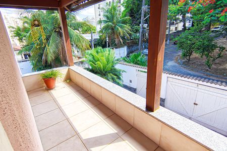 Casa de condomínio à venda com 272m², 5 quartos e 2 vagasquarto 3 - varanda