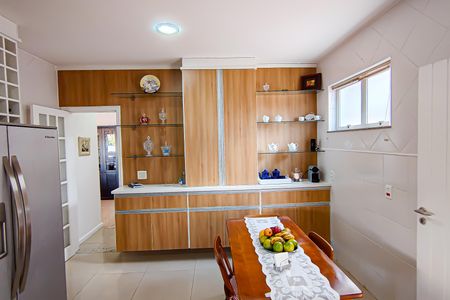 Casa de condomínio à venda com 272m², 5 quartos e 2 vagascozinha