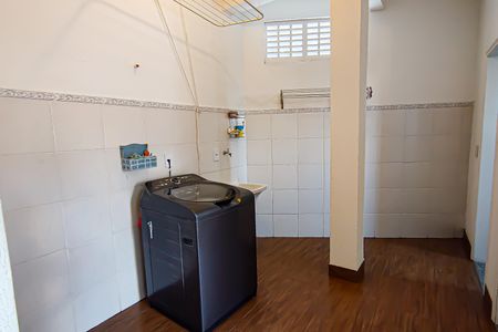 Casa de condomínio à venda com 272m², 5 quartos e 2 vagaslavanderia