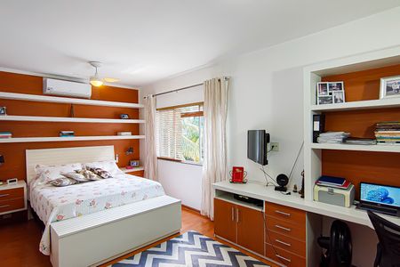 Casa de condomínio à venda com 272m², 5 quartos e 2 vagasquarto 4 suite master