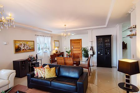 Casa de condomínio à venda com 272m², 5 quartos e 2 vagassala