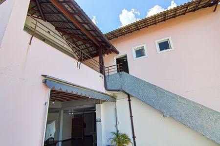 Casa de condomínio à venda com 272m², 5 quartos e 2 vagasFachada de Trás 