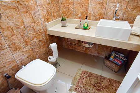 Casa de condomínio à venda com 272m², 5 quartos e 2 vagaslavabo