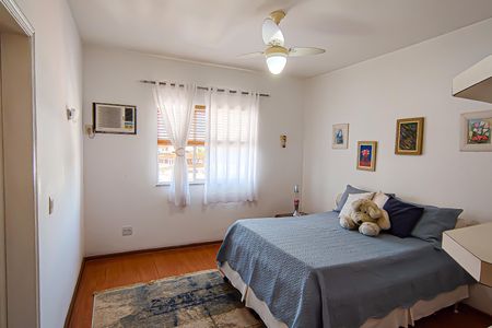 Casa de condomínio à venda com 272m², 5 quartos e 2 vagasquarto 2