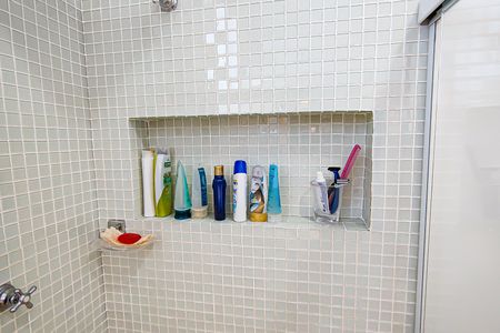 Casa de condomínio à venda com 272m², 5 quartos e 2 vagasbanheiro social