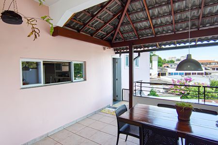 Casa de condomínio à venda com 272m², 5 quartos e 2 vagassala - varanda