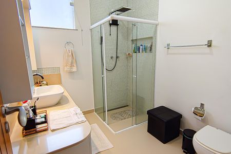 Casa de condomínio à venda com 272m², 5 quartos e 2 vagasbanheiro social