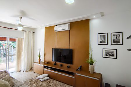 Casa de condomínio à venda com 272m², 5 quartos e 2 vagasquarto 3 (sala de tv)