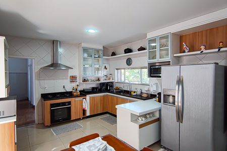 Casa de condomínio à venda com 272m², 5 quartos e 2 vagascozinha