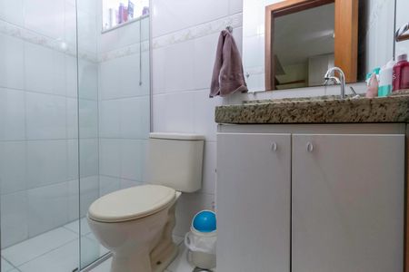 Casa à venda com 125m², 2 quartos e 2 vagasBanheiro da suíte