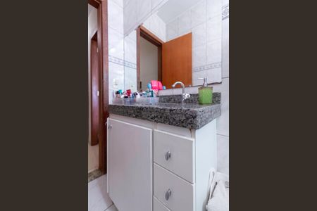 Casa à venda com 125m², 2 quartos e 2 vagasBanheiro social