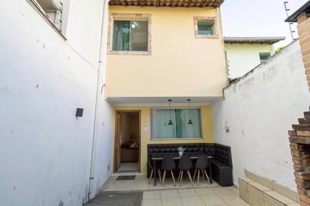 Casa à venda com 125m², 2 quartos e 2 vagasEntrada