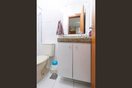 Casa à venda com 125m², 2 quartos e 2 vagasBanheiro da suíte