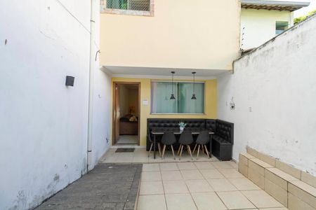 Casa à venda com 125m², 2 quartos e 2 vagasEntrada
