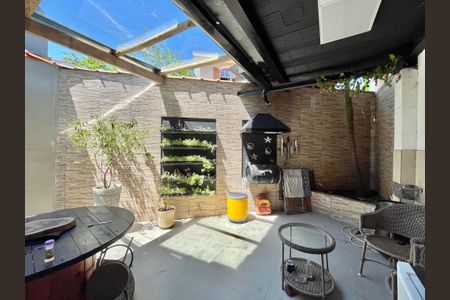 Casa à venda com 150m², 2 quartos e 1 vagaQuintal