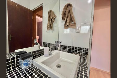 Casa à venda com 150m², 2 quartos e 1 vagaBanheiro do Corredor