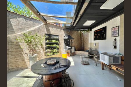 Casa à venda com 150m², 2 quartos e 1 vagaQuintal