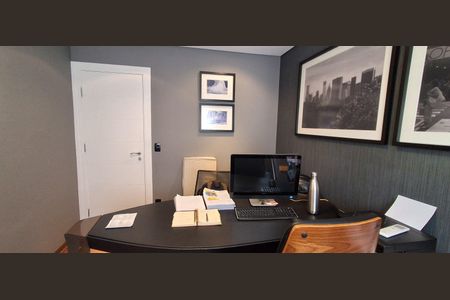 Apartamento para alugar com 262m², 4 quartos e 4 vagas Apartamento para alugar com 262m², 4 quartos e 4 vagasEscritório