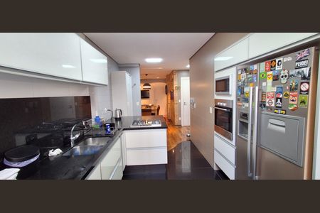 Apartamento para alugar com 262m², 4 quartos e 4 vagas Apartamento para alugar com 262m², 4 quartos e 4 vagasCozinha