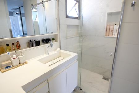 Apartamento para alugar com 150m², 2 quartos e 1 vagaQuarto 2 - Banheiro da Suíte